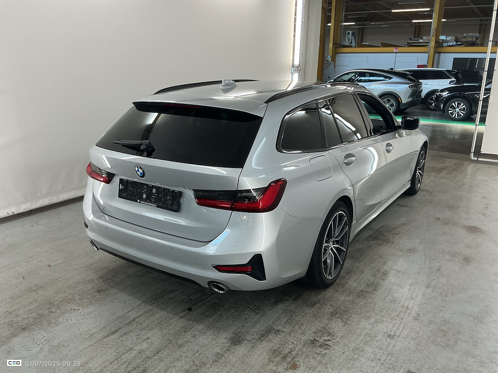 BMW 3 SERIES TOURING 2.0 318IA (115KW) AUTO TOURING photo