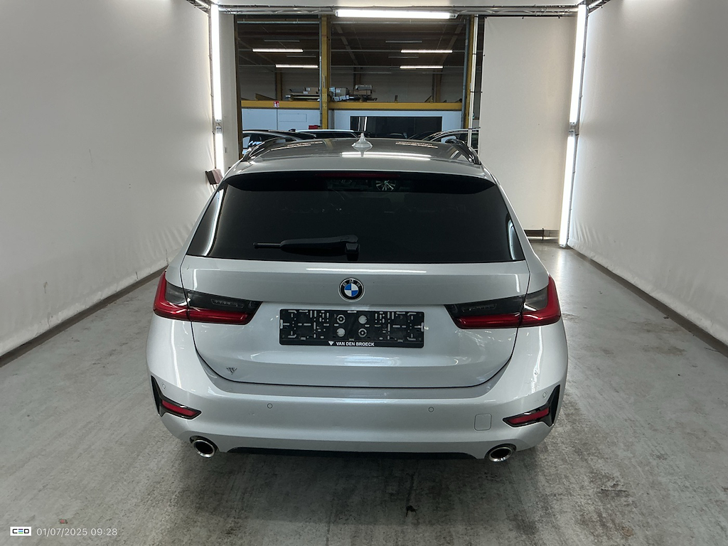BMW 3 SERIES TOURING 2.0 318IA (115KW) AUTO TOURING photo