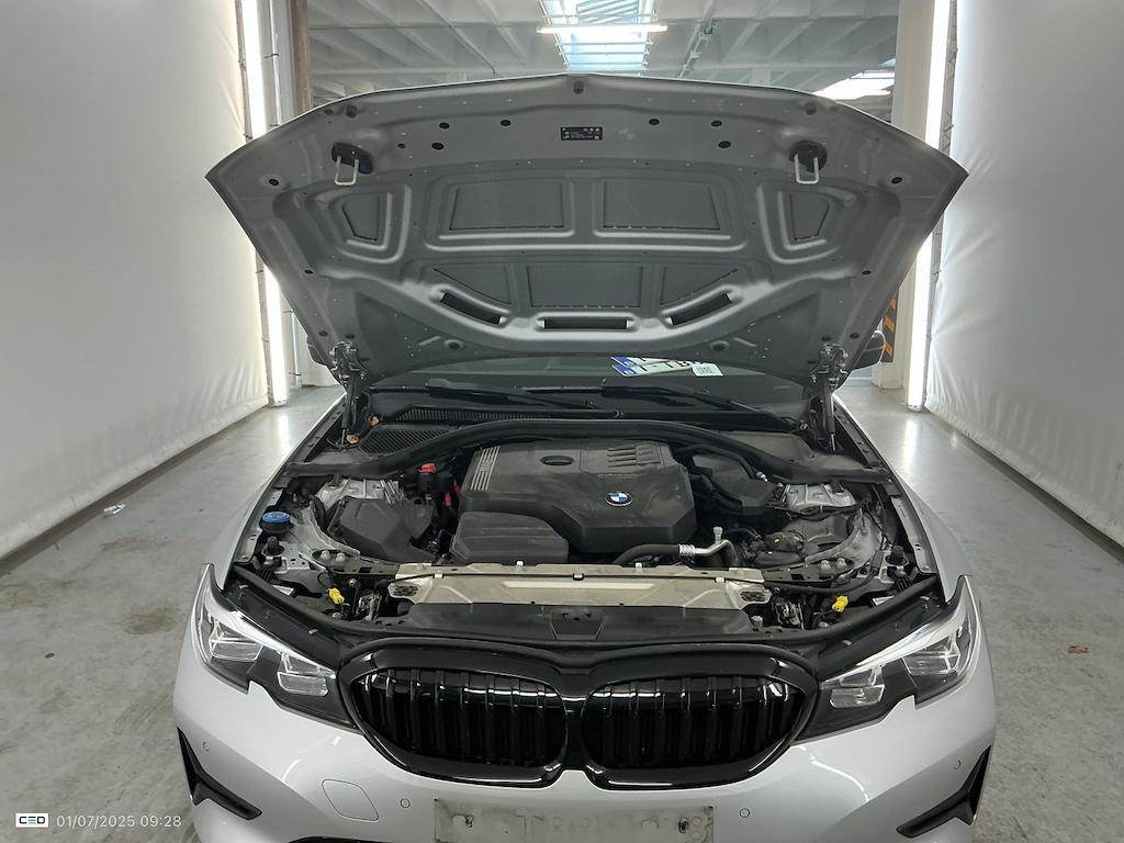 BMW 3 SERIES TOURING 2.0 318IA (115KW) AUTO TOURING photo