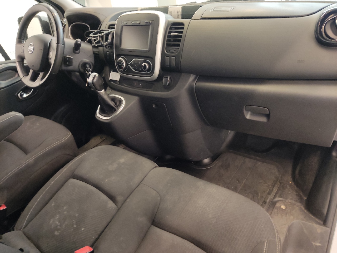 Nissan Dragkrok, 3-sits NV300 SKÅPBIL 2.9T 2.0 DCI DCT photo