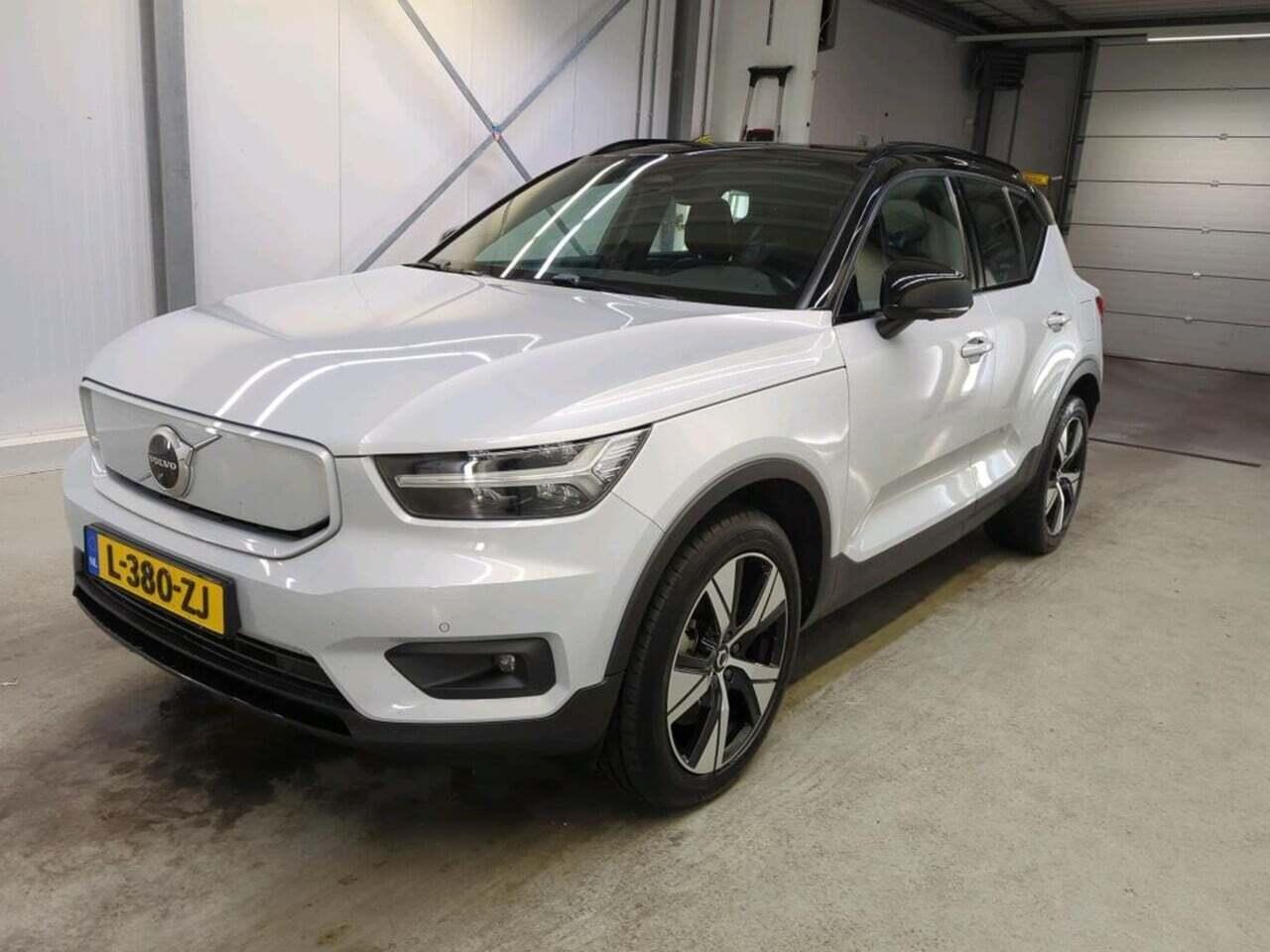 VOLVO XC40 Recharge P8 AWD RDes