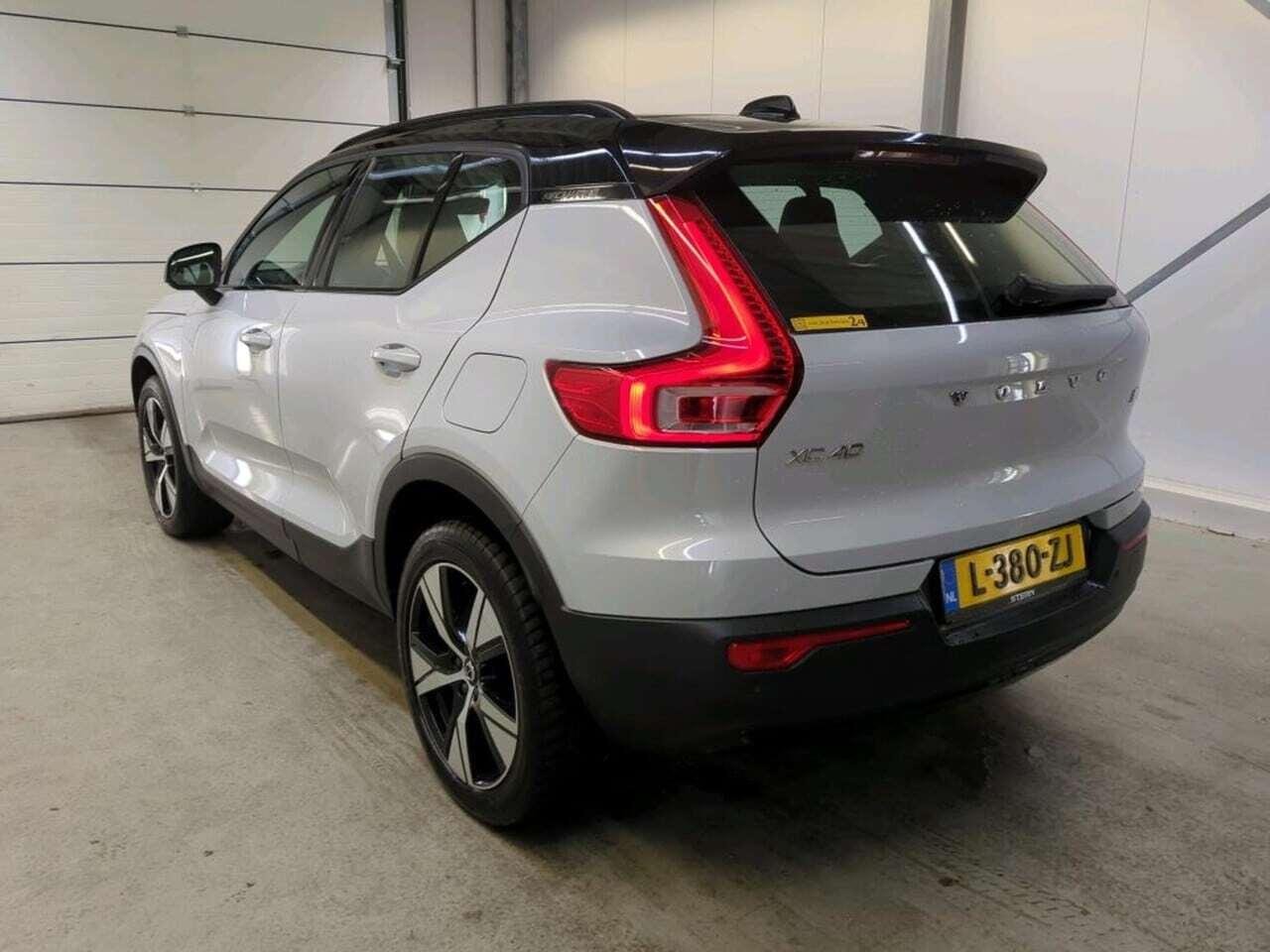 VOLVO XC40 Recharge P8 AWD RDes photo