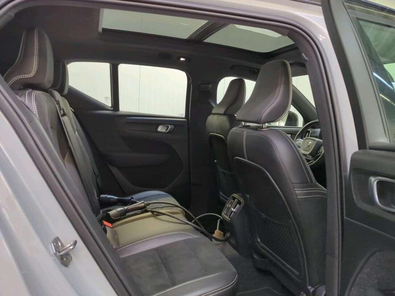 VOLVO XC40 Recharge P8 AWD RDes photo
