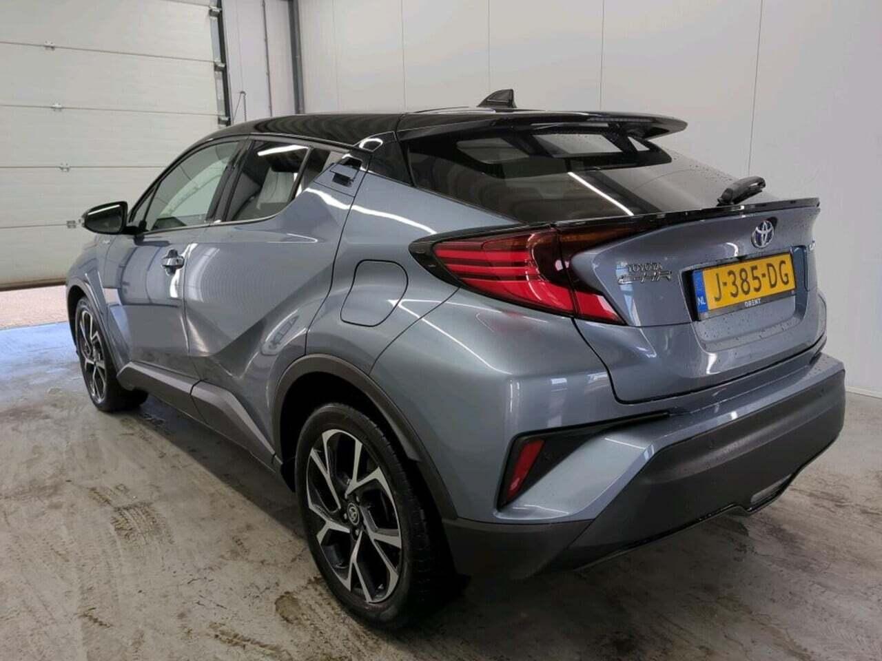 TOYOTA C-HR 1.8 Hybrid Bns Plus photo