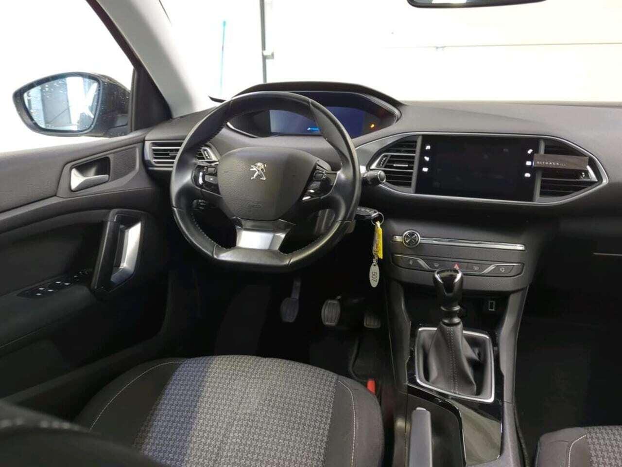 PEUGEOT 308 SW 1.2 PureT.Blue L. Ac photo