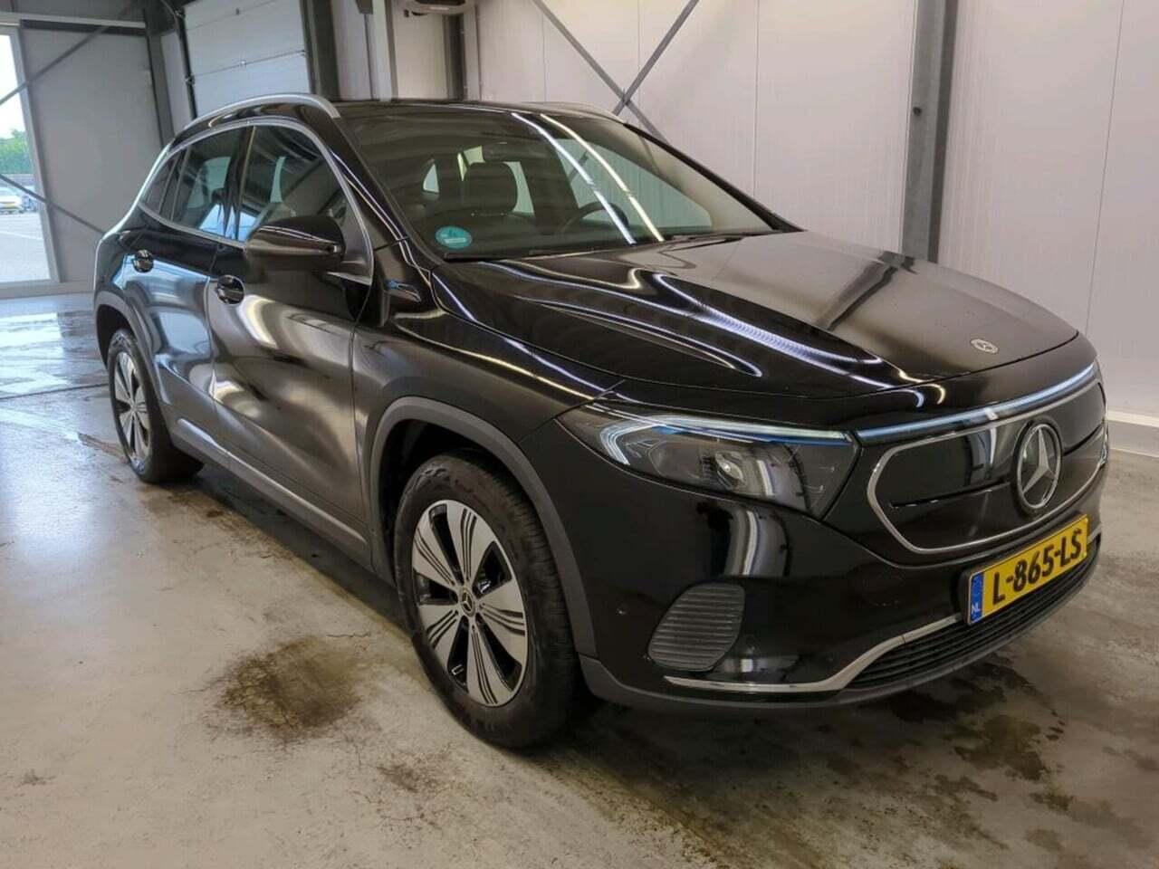 MERCEDES-BENZ EQA 250 Bns Sol. Lux photo