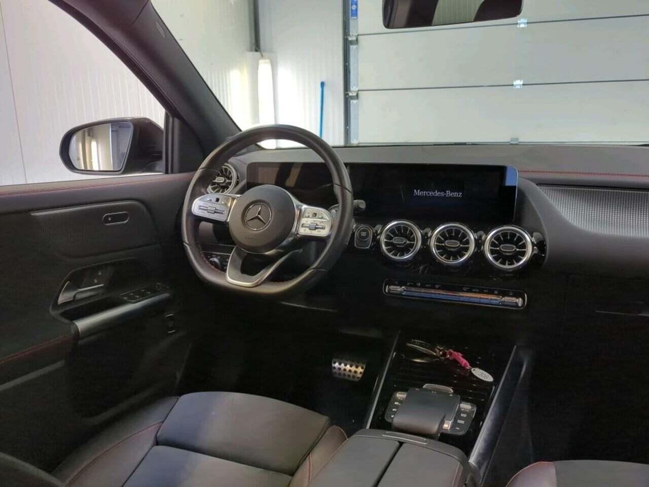 MERCEDES-BENZ EQA 250 AMG Line 67 kWh photo