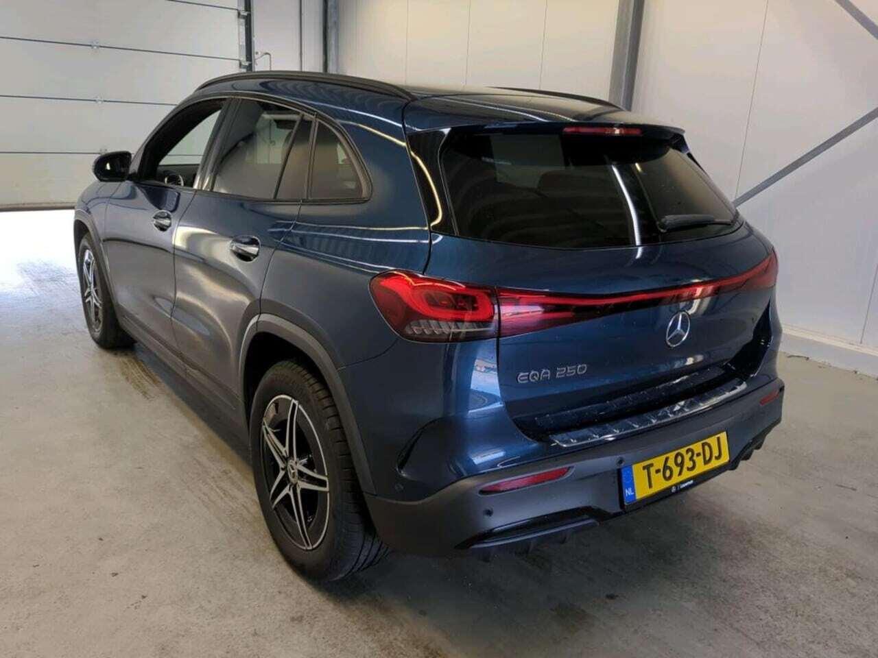 MERCEDES-BENZ EQA 250 AMG Line 67 kWh photo