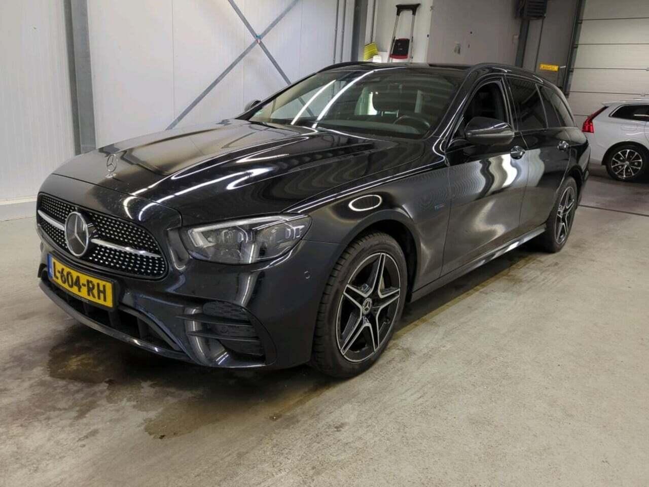 MERCEDES-BENZ E-klasse Estate 300 e AMG L.