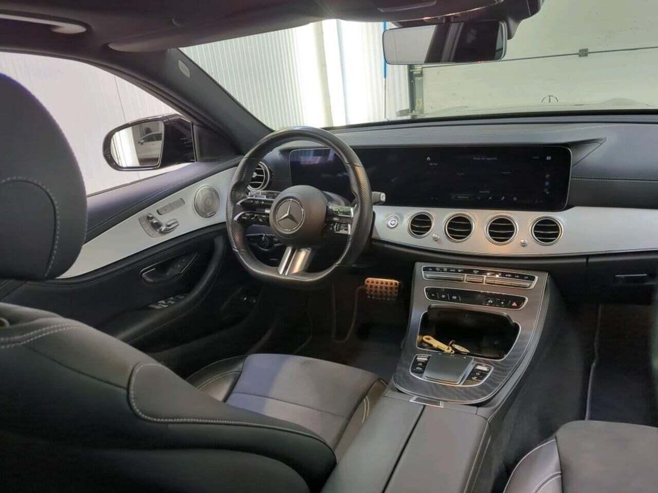 MERCEDES-BENZ E-klasse Estate 300 e AMG L. photo