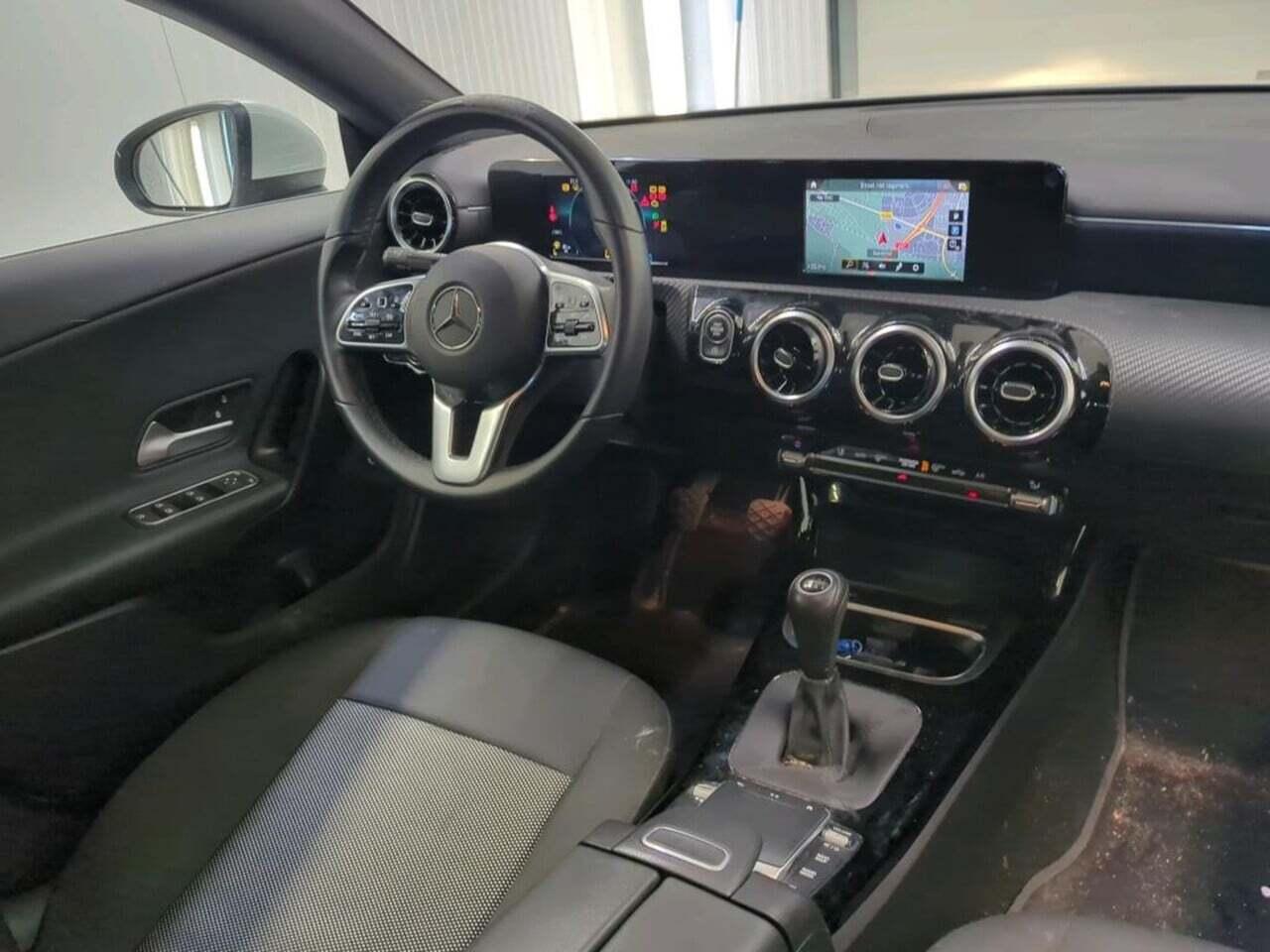 MERCEDES-BENZ CLA-klasse 180 photo