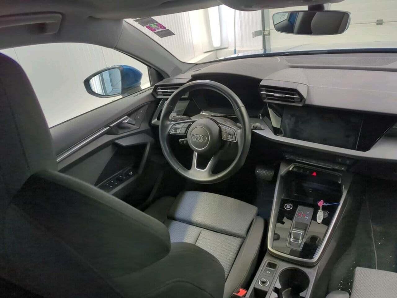 AUDI A3 Sportback 30 TFSI Bns edition photo