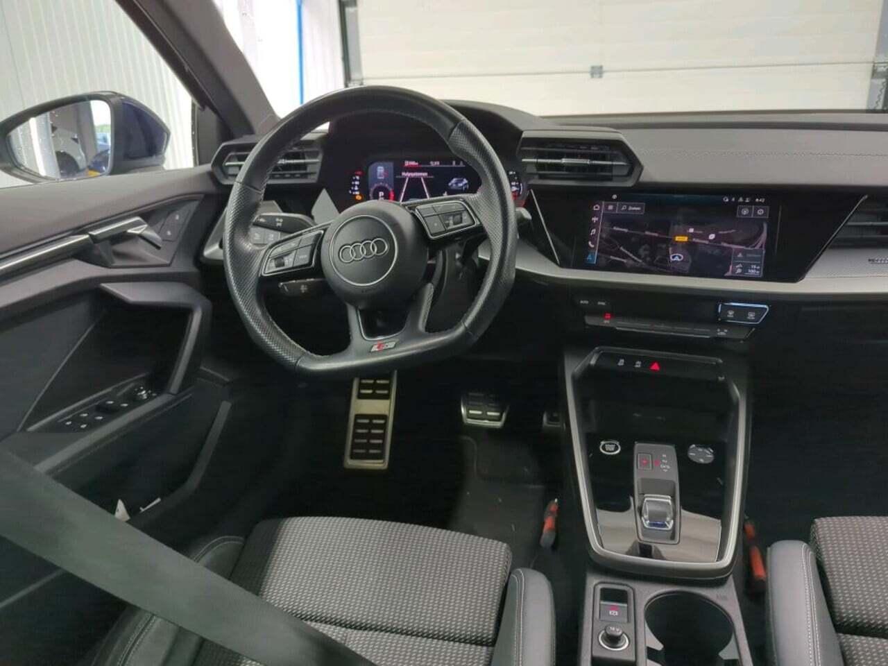 AUDI A3 Limousine 30 TFSI S edition photo