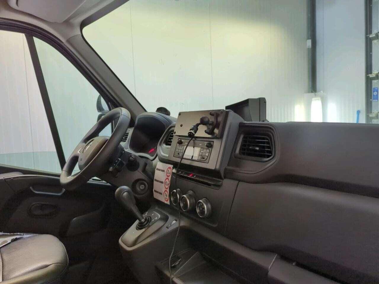 RENAULT Master T35 2.3 dCi L3 photo