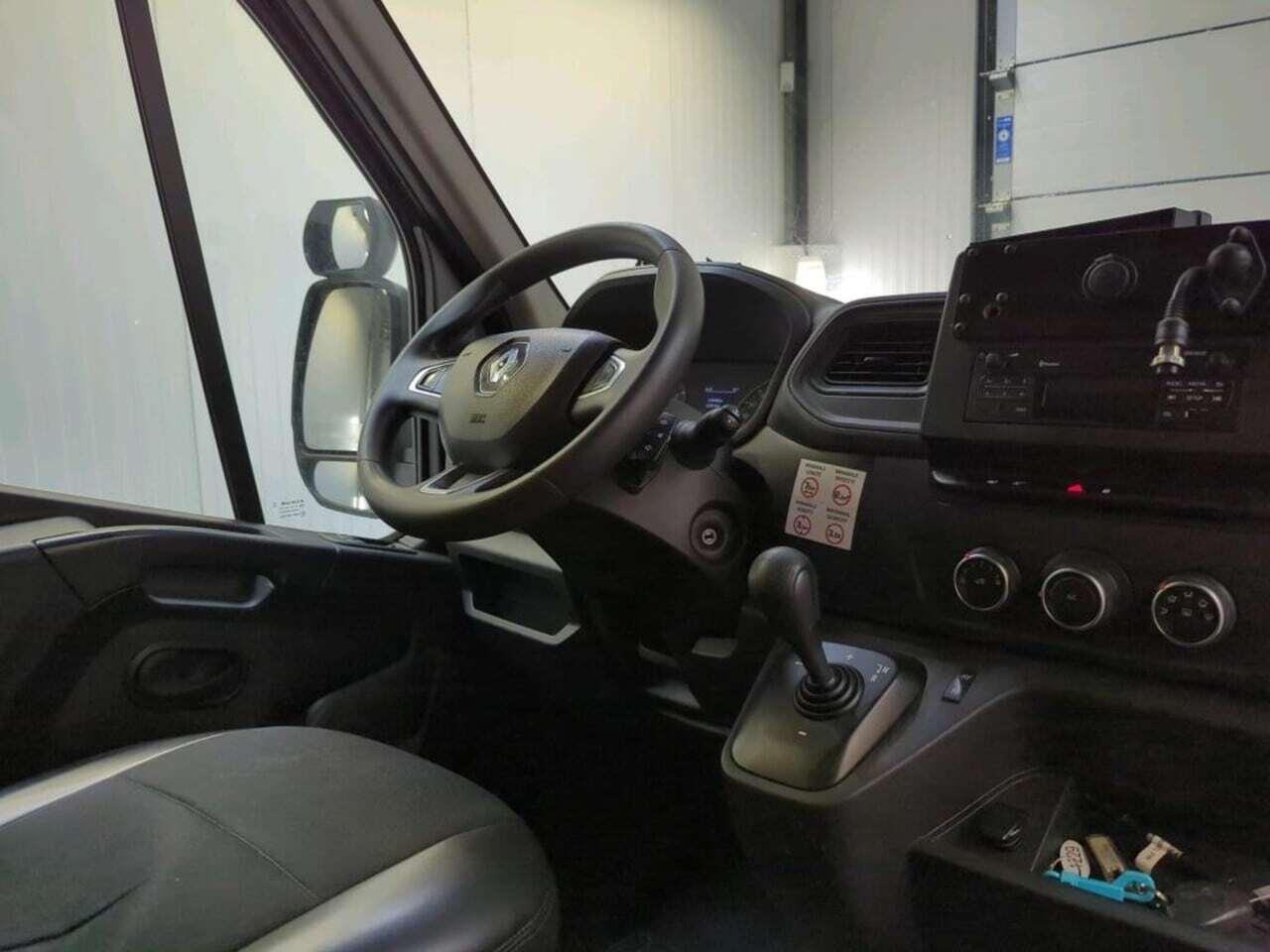 RENAULT Master T35 2.3 dCi L3 photo