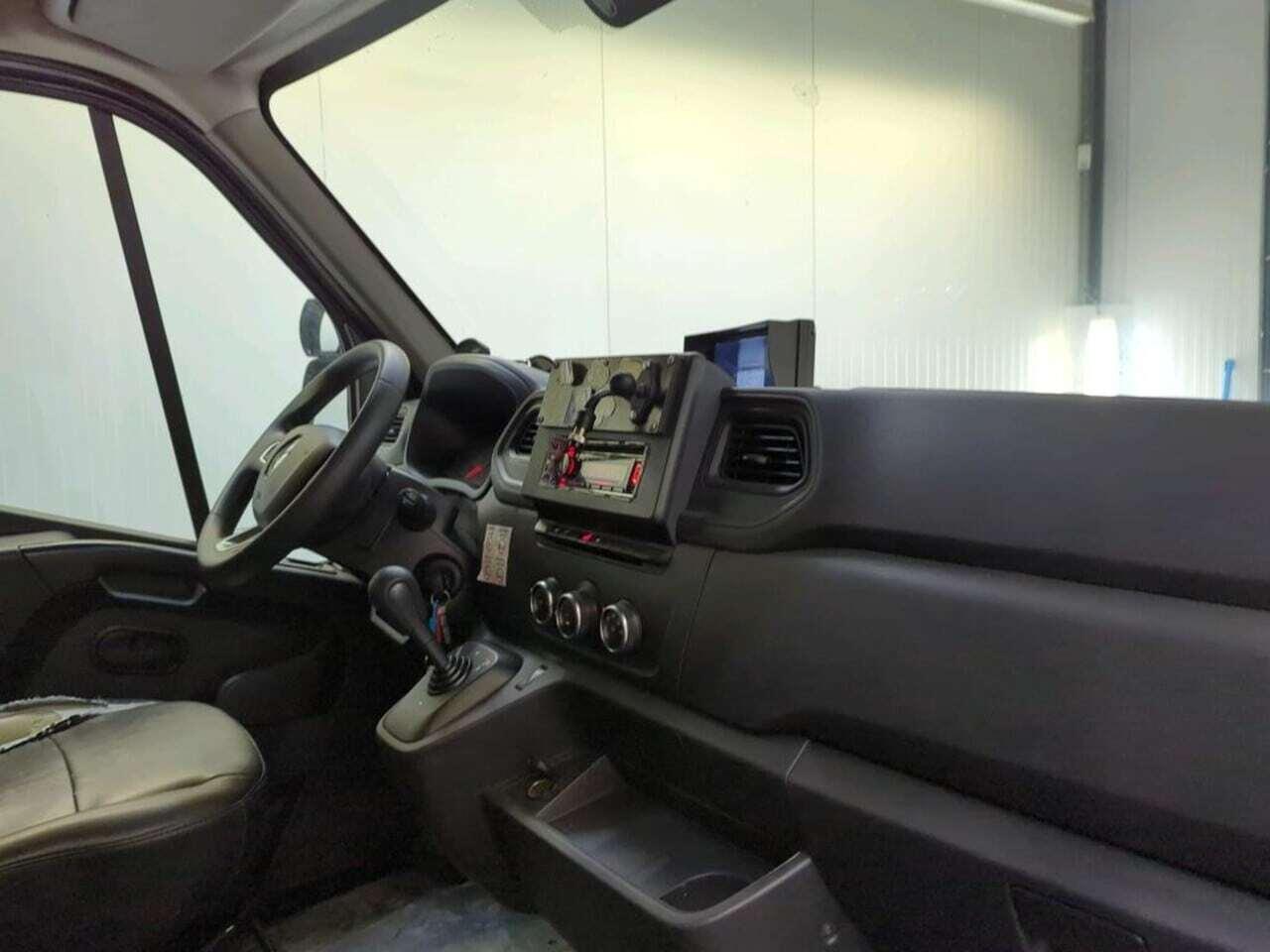 RENAULT Master T35 2.3 dCi L3 photo