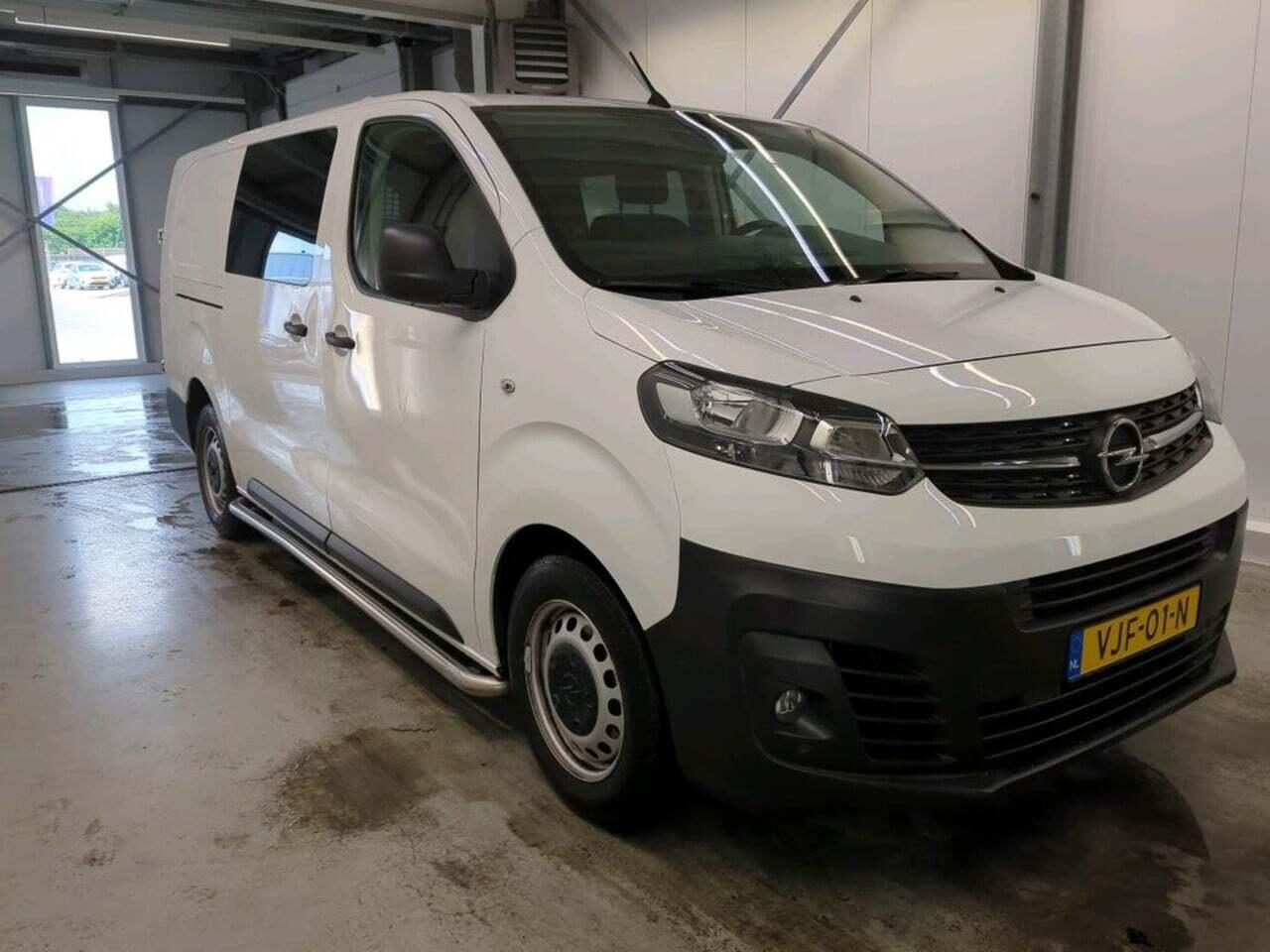 OPEL Vivaro 2.0 CDTI L3H1 DC Ed. photo