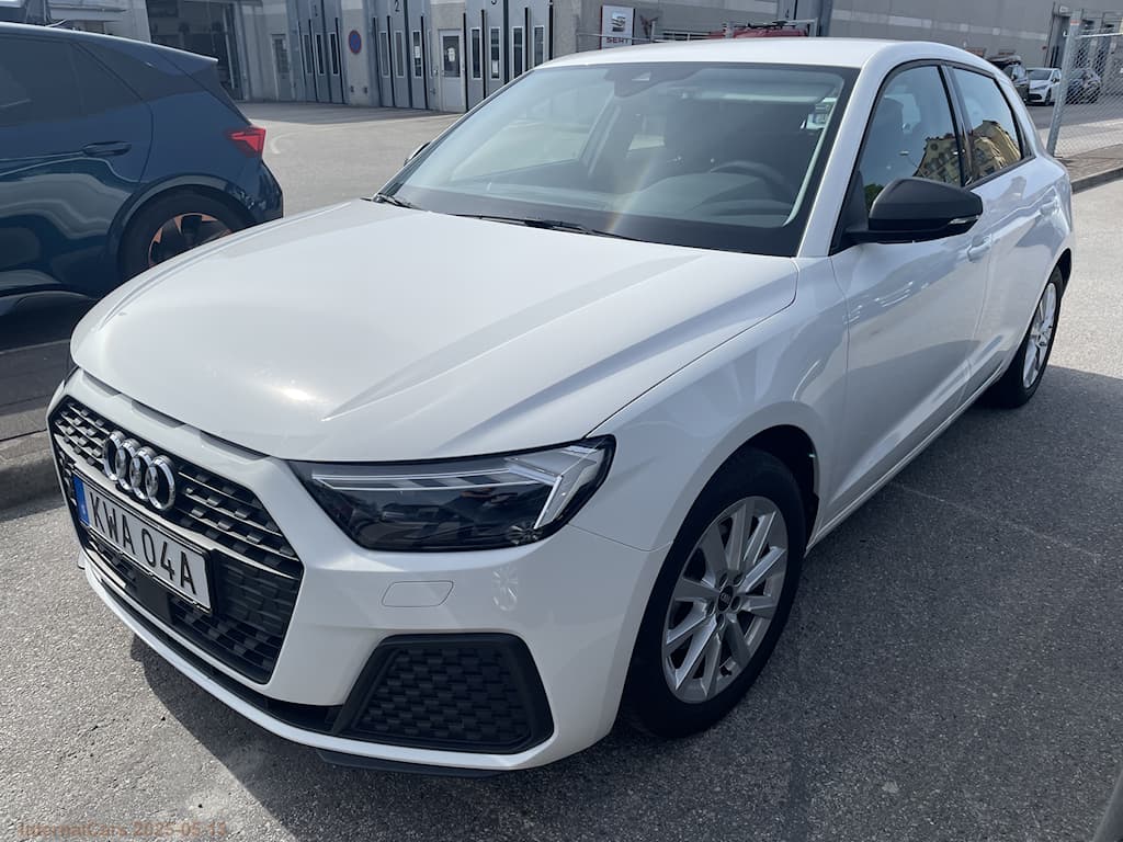 Audi Proline, parkeringssensorer bak, sportmultifunktionsratt i läder A1 SPORTBACK 30 TFSI