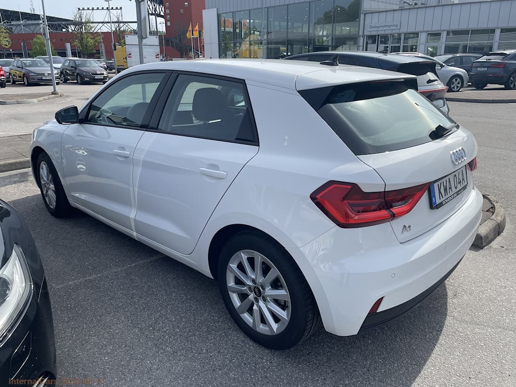 Audi Proline, parkeringssensorer bak, sportmultifunktionsratt i läder A1 SPORTBACK 30 TFSI photo
