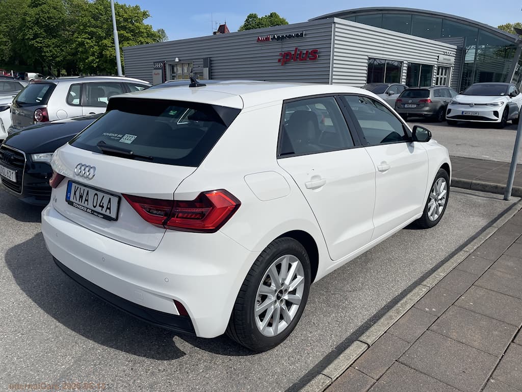 Audi Proline, parkeringssensorer bak, sportmultifunktionsratt i läder A1 SPORTBACK 30 TFSI photo