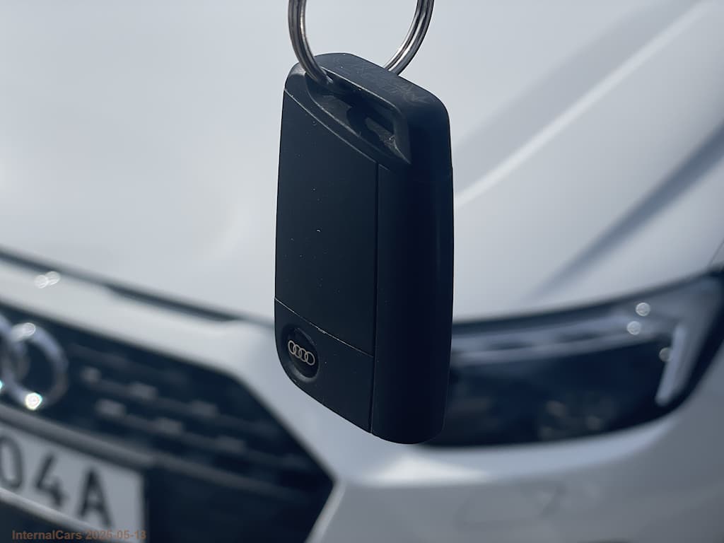 Audi Proline, parkeringssensorer bak, sportmultifunktionsratt i läder A1 SPORTBACK 30 TFSI photo