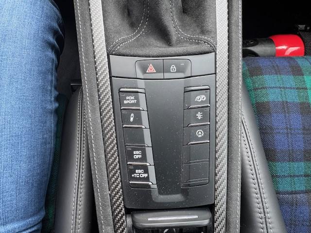 PORSCHE 718 Cayman GT4 RS Cayman GT4 RS photo