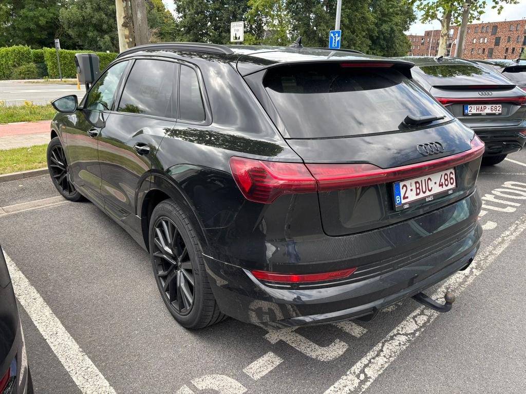 AUDI e-tron Audi e-tron  S line 55 quattro 300,00 kW photo
