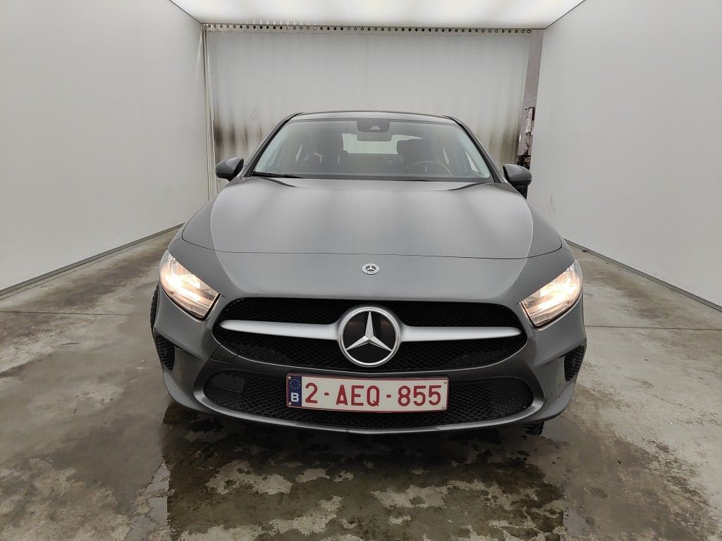 Mercedes-Benz A-Klasse Limousine A 180 Business Solution Aut. 4d photo