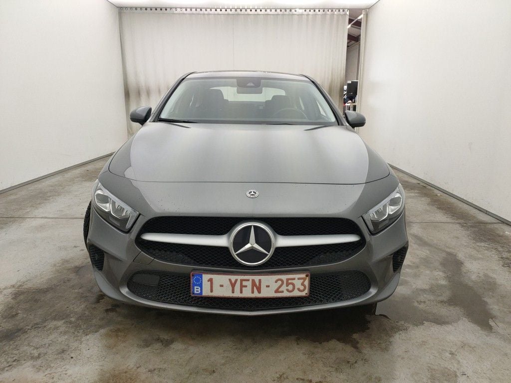 Mercedes-Benz A-Klasse Limousine A 180d Business Solution 4d photo