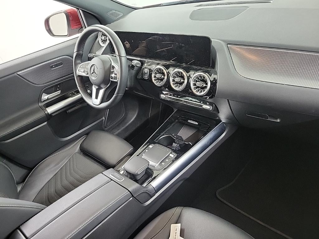 MERCEDES-BENZ EQA 250 Business Line auto 5D 140kW photo