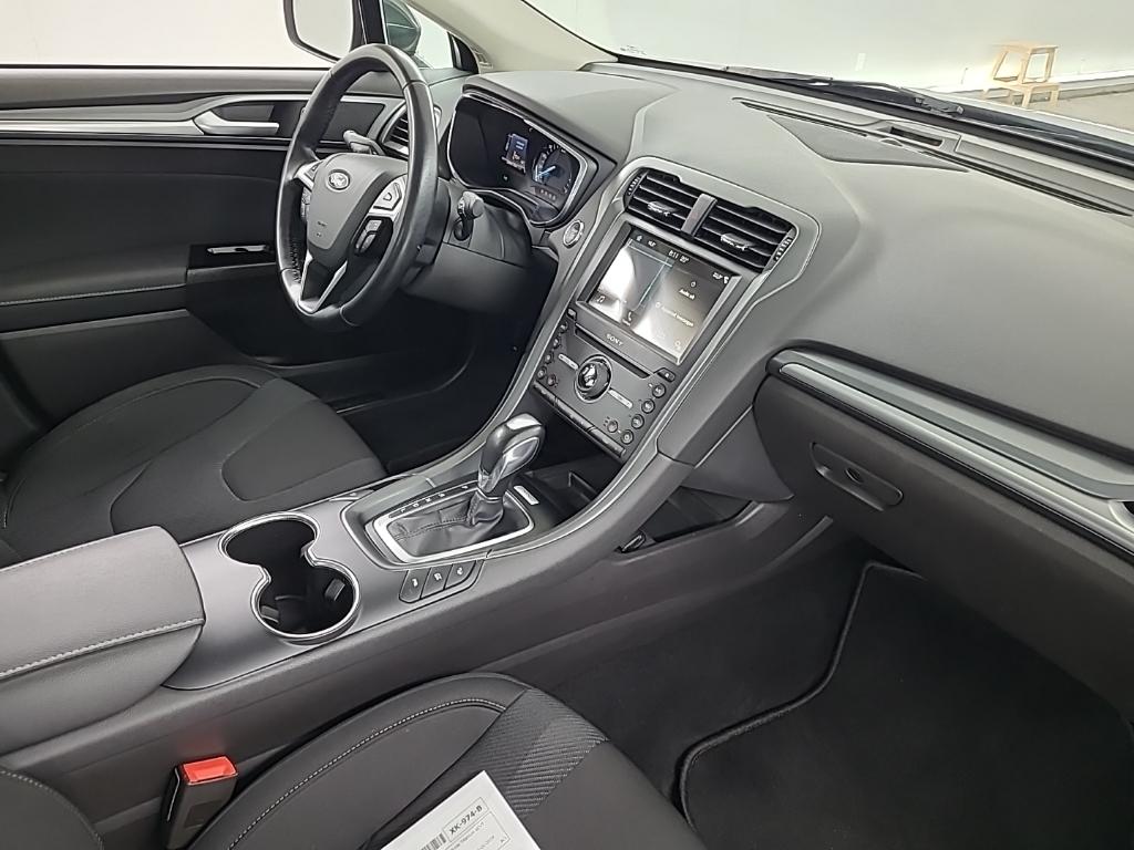 FORD Mondeo sedan 2.0 Hybride Titanium eCVT automaat 4D 140kW photo