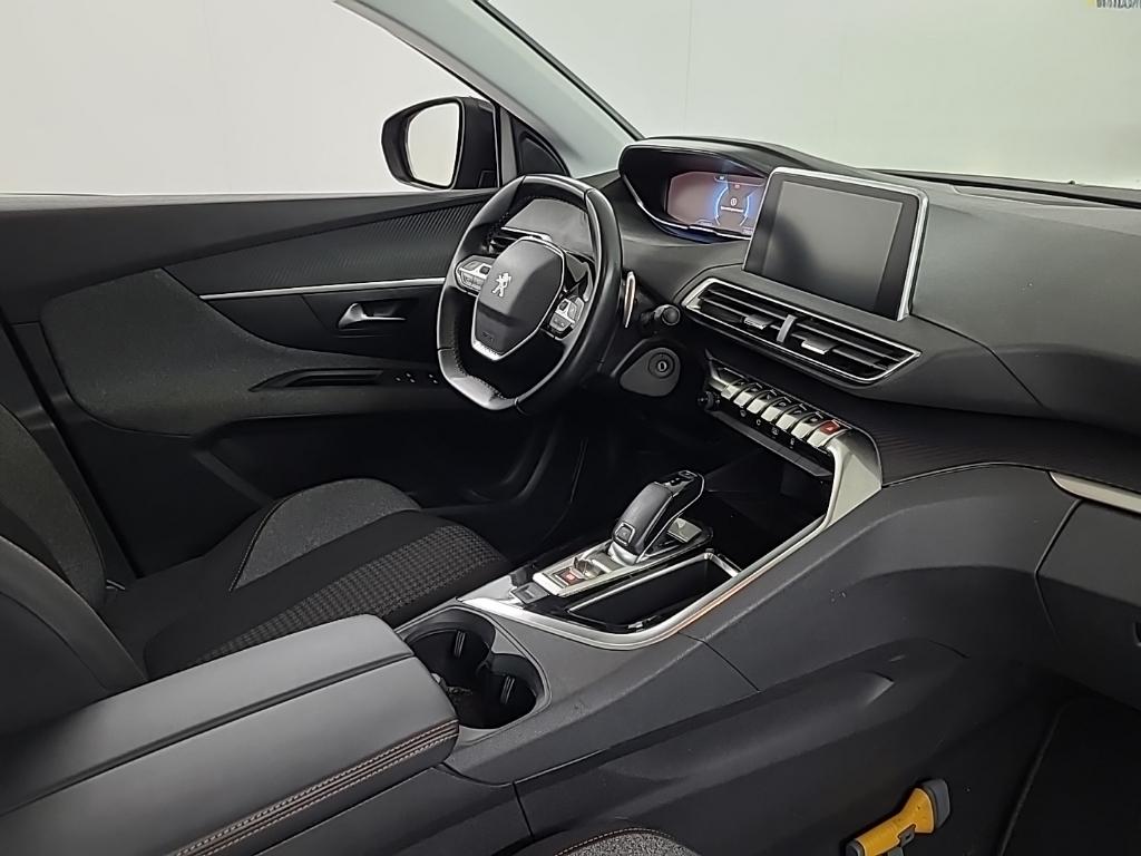 PEUGEOT 3008 Blue Ls Executive PureTech 130 S&S EAT8 5D 96kW photo