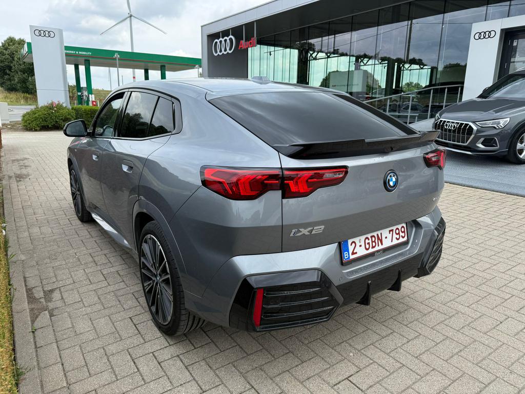 BMW iX2 (U10) iX2 66.5 kWh eDrive20 photo