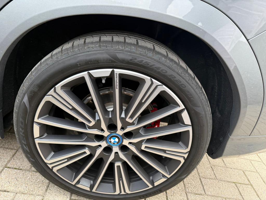 BMW iX2 (U10) iX2 66.5 kWh eDrive20 photo