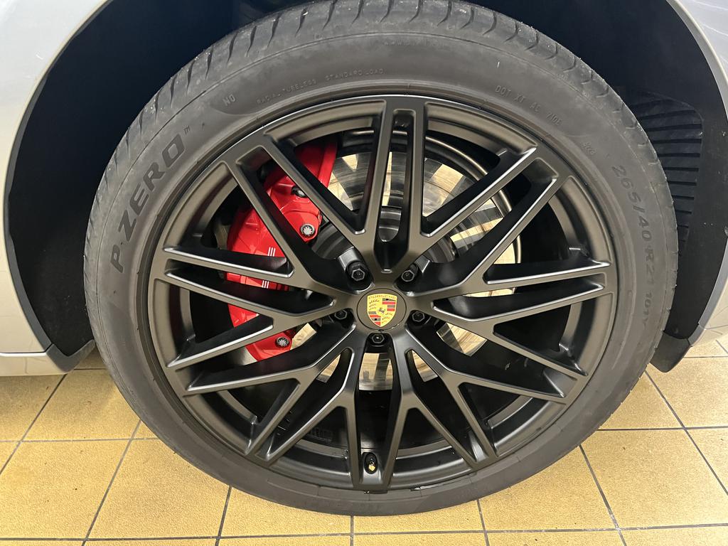 PORSCHE Macan GTS Macan GTS (MY24) photo