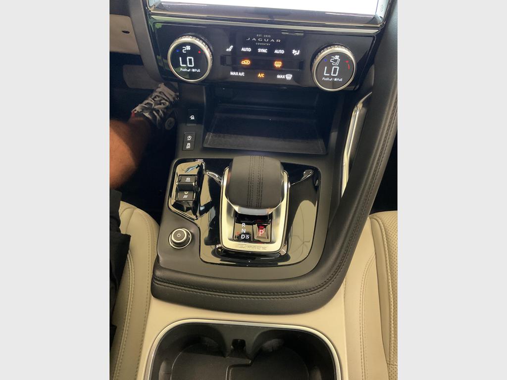 JAGUAR E - PACE E-Pace 1.5 T MHEV P160 photo