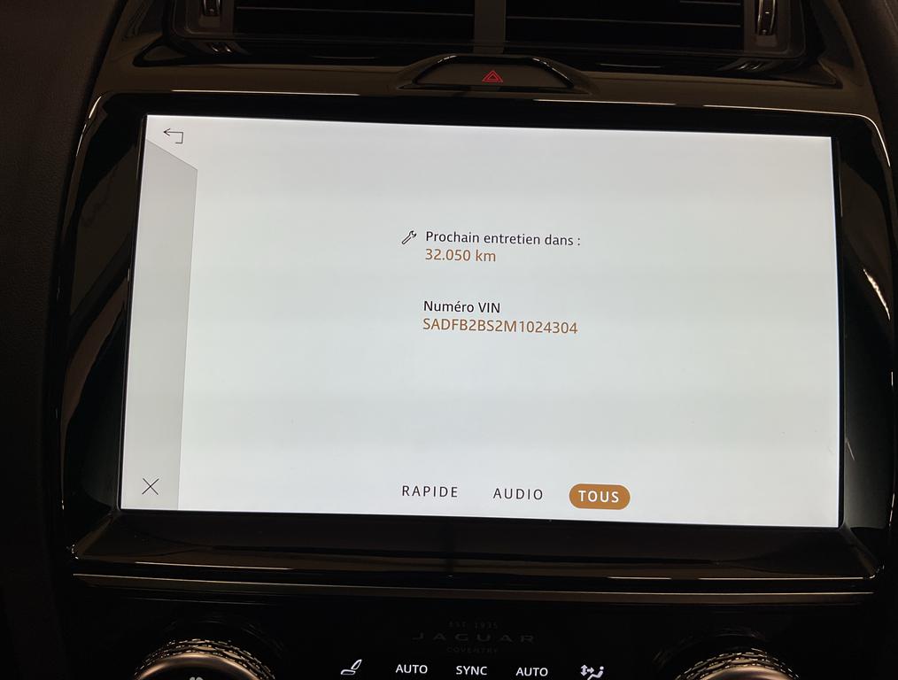 JAGUAR E - PACE E-Pace 1.5 T MHEV P160 photo