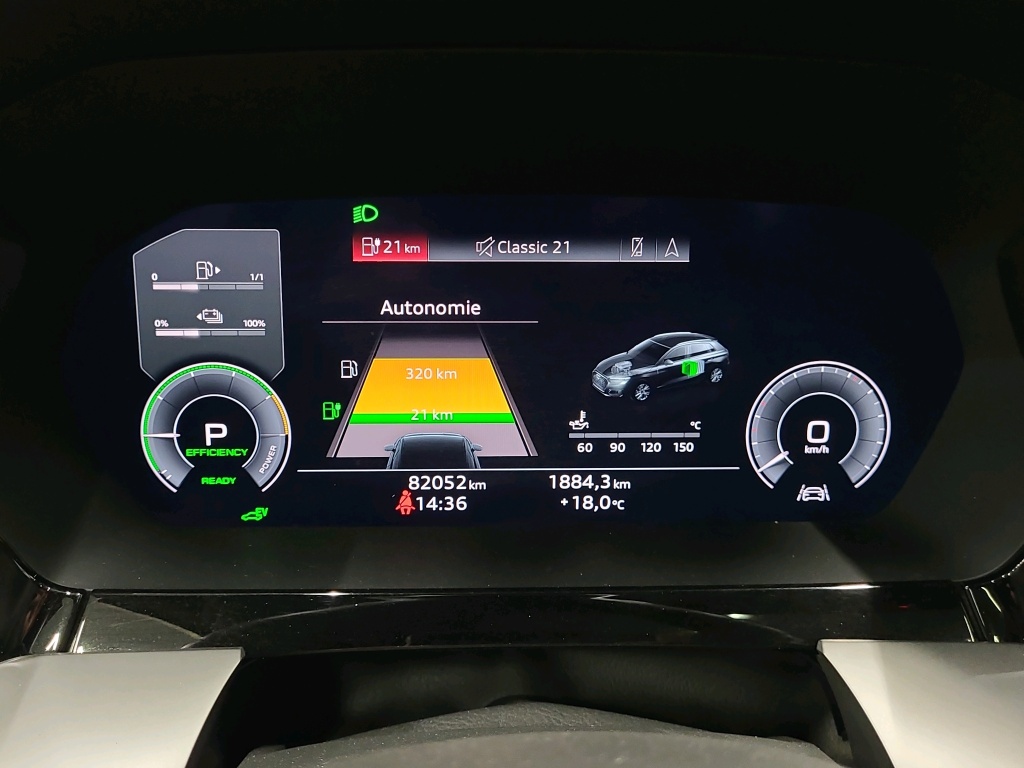 AUDI - AUD A3 SB 40 TFSI e 204PK Advanced Pack Business Plus & Led Lights & Rear View Camera & Pano Roof * HYBRID * photo
