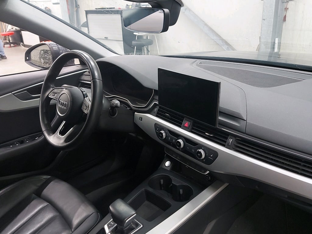 AUDI - AUD A4 AVANT 35 TDi 163PK S-Tronic Business Edition Pack Business Plus With Heated Seats & LED HeadLights & APS Front & Rear photo