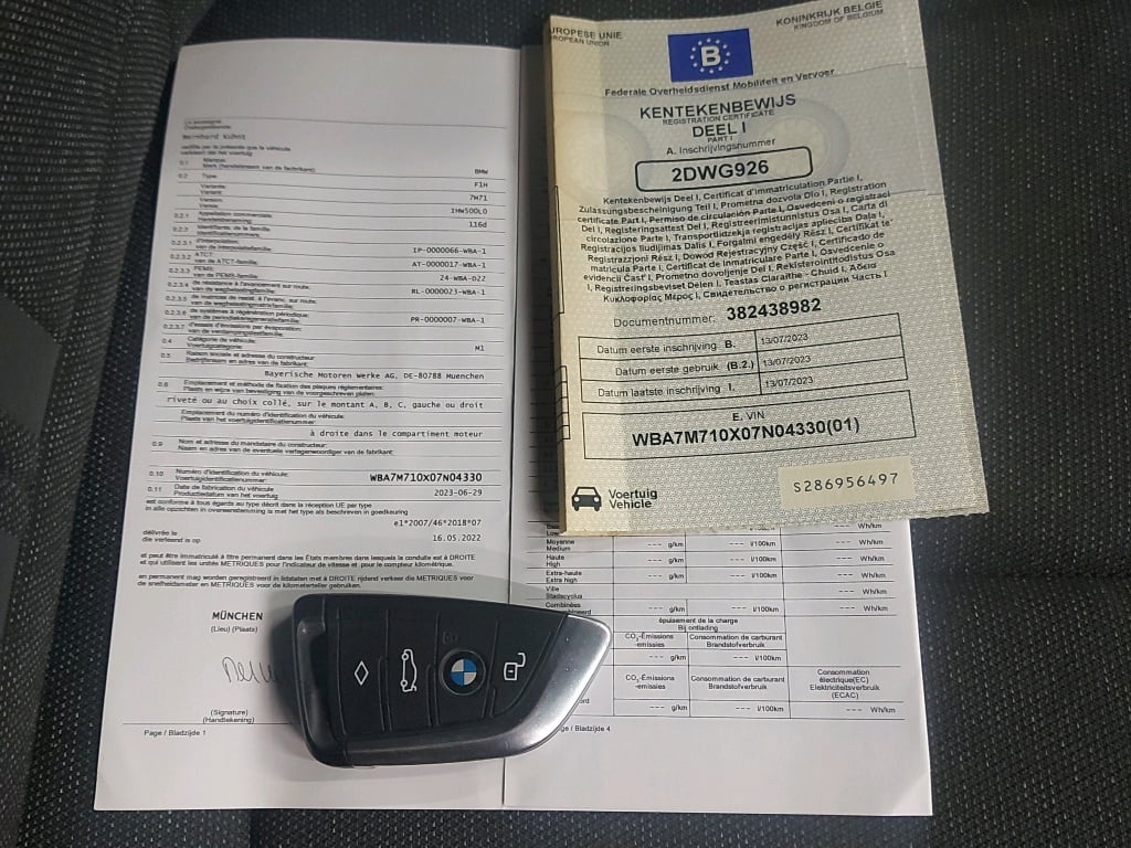 BMW - BMW 1 HATCH 116d 116PK Advantage With Sport Seats & PDC Front & Rear photo