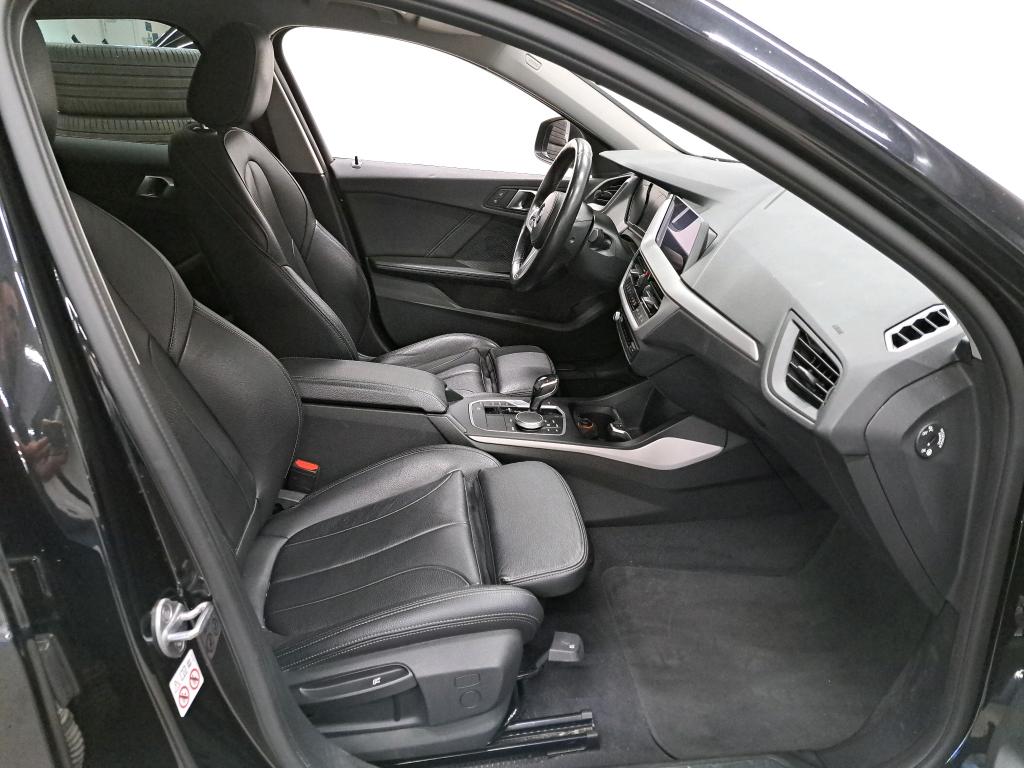 BMW - BMW 1 HATCH 116dA 116PK Advantage Pack Business & Heated Dakota Sport Seats & Pano Roof photo