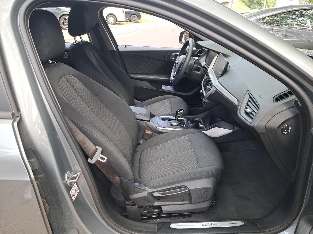 BMW - BMW 1 HATCH 118iA 136PK Advantage Pack Business & PDC Front & Rear * PETROL * photo