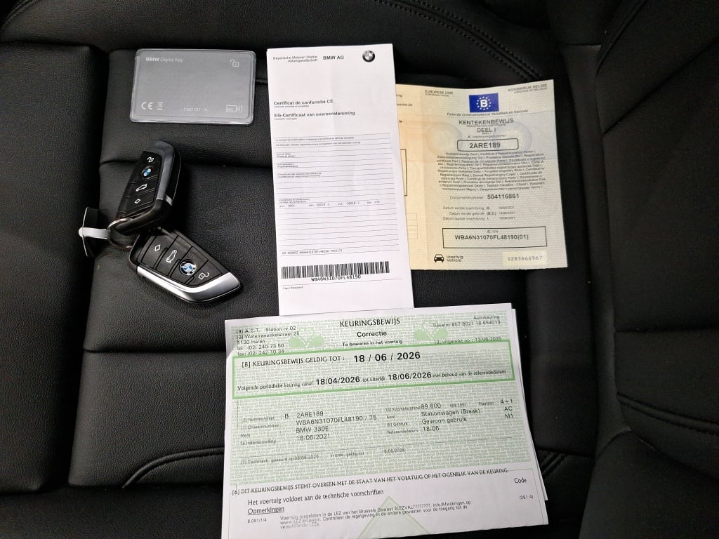 BMW - BMW 3 TOURING 330e 292PK Sport Business Edition With Heated Seats & Active Cruise Control * HYBRID * photo