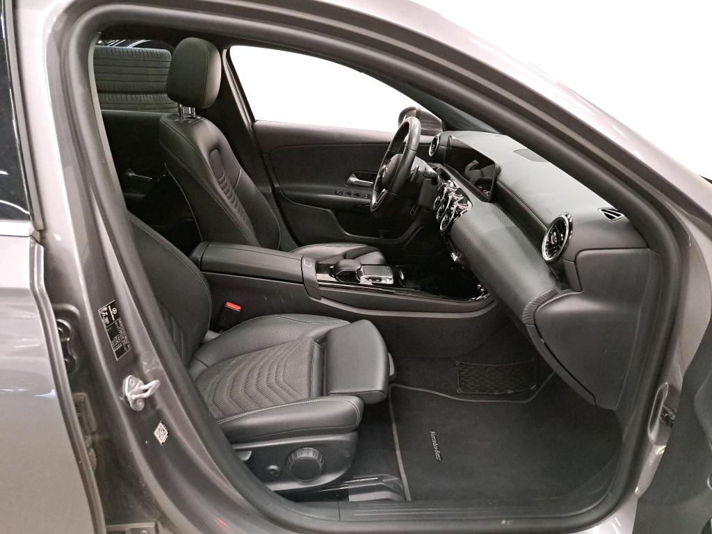 MERCEDES - MER A BERLINE 180 d 116PK DCT Business Solution & Pano Roof photo