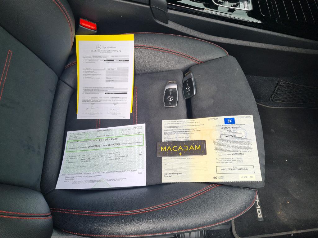 MERCEDES - MER A BERLINE 180 d 116PK DCT Launch Edition AMG Line With Heated Seats & Widescreen CockPit photo