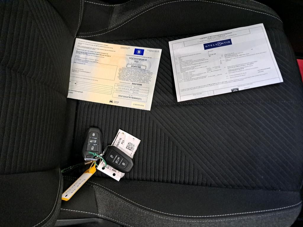 PEUGEOT - PEU 308 1.6 Hybrid 180PK EAT8 Active Pack With Connect & Assistance * PETROL * photo
