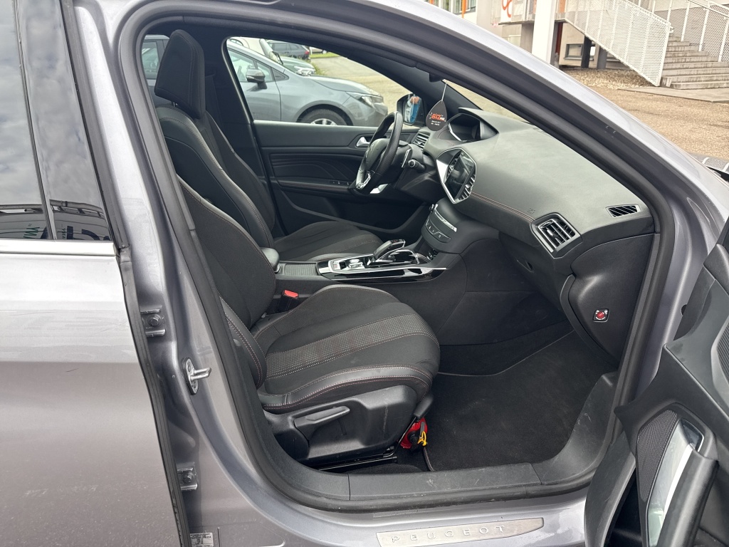 PEUGEOT - PEU 308 SW BlueHDi 130PK EAT8 GT With Pano Roof photo