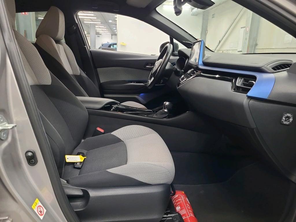 TOYOTA - TOY C-HR VVT i-Hybrid 122PK CVT C-Ult Pack JBL & Towing Hook * HYBRID * photo