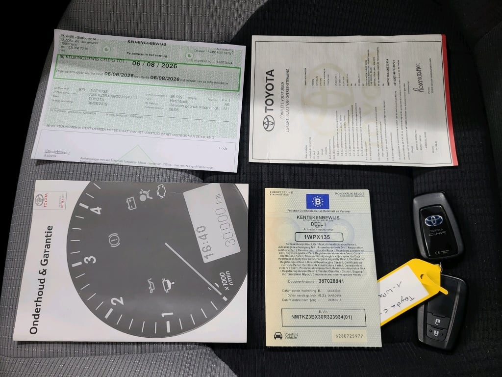 TOYOTA - TOY C-HR VVT i-Hybrid 122PK CVT C-Ult Pack JBL & Towing Hook * HYBRID * photo