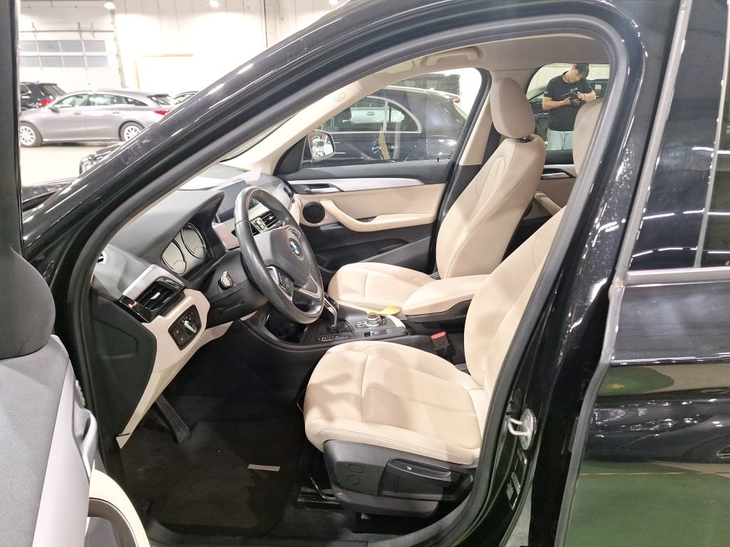 BMW X1 2.0 SDRIVE18DA (100KW) photo